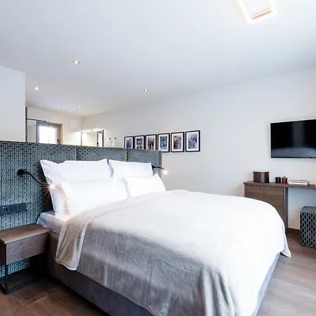 Dorfchalet Luxus-wellness-chalet Im Skigebiet 格罗萨尔