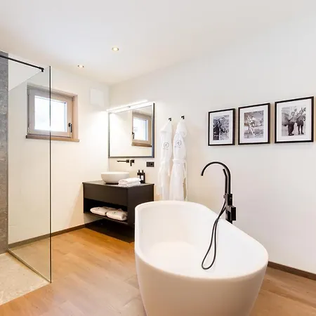 Dorfchalet Luxus-wellness-chalet Im Skigebiet 格罗萨尔