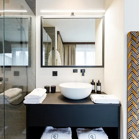 Dorfchalet Luxus-wellness-chalet Im Skigebiet *