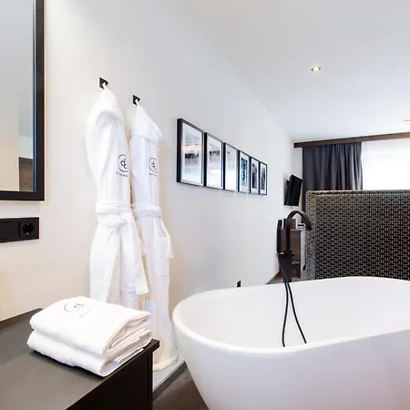 木屋 Dorfchalet Luxus-wellness-chalet Im Skigebiet 格罗萨尔