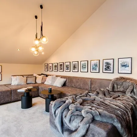 Dorfchalet Luxus-wellness-chalet Im Skigebiet 格罗萨尔