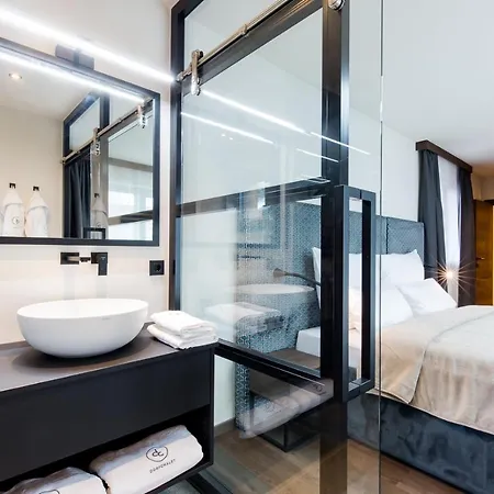 Dorfchalet Luxus-wellness-chalet Im Skigebiet 木屋 格罗萨尔