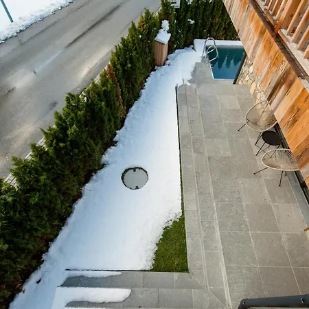 Dorfchalet Luxus-wellness-chalet Im Skigebiet *