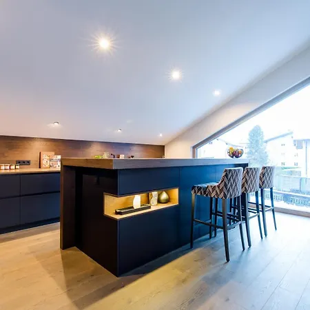 Dorfchalet Luxus-wellness-chalet Im Skigebiet 格罗萨尔