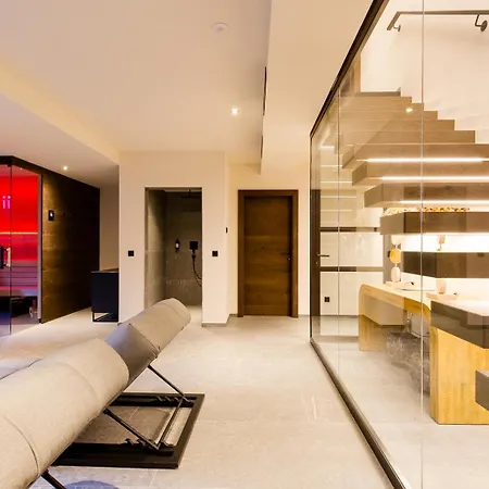 木屋 Dorfchalet Luxus-wellness-chalet Im Skigebiet 格罗萨尔