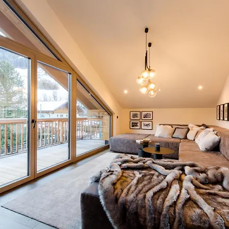 Dorfchalet Luxus-wellness-chalet Im Skigebiet 木屋