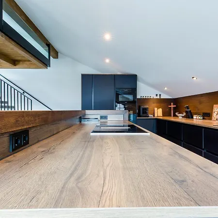 Dorfchalet Luxus-wellness-chalet Im Skigebiet 木屋 *