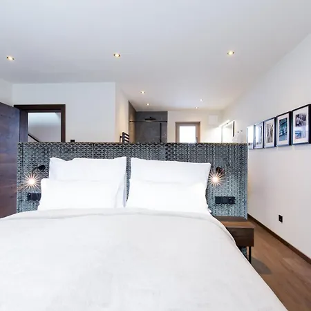 木屋 Dorfchalet Luxus-wellness-chalet Im Skigebiet *