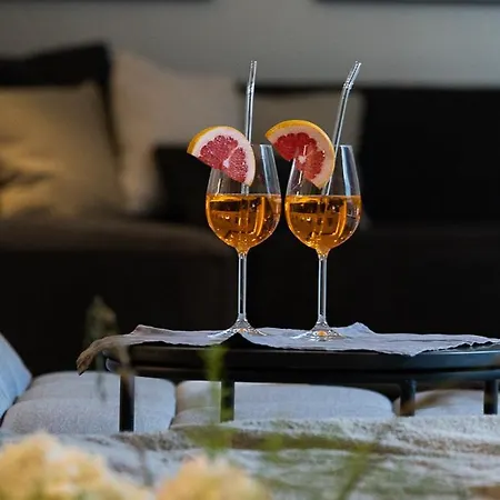 Dorfchalet Luxus-wellness-chalet Im Skigebiet 木屋 格罗萨尔